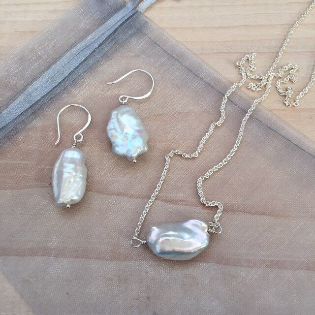 Large Baroque Pearl Pendant Necklace