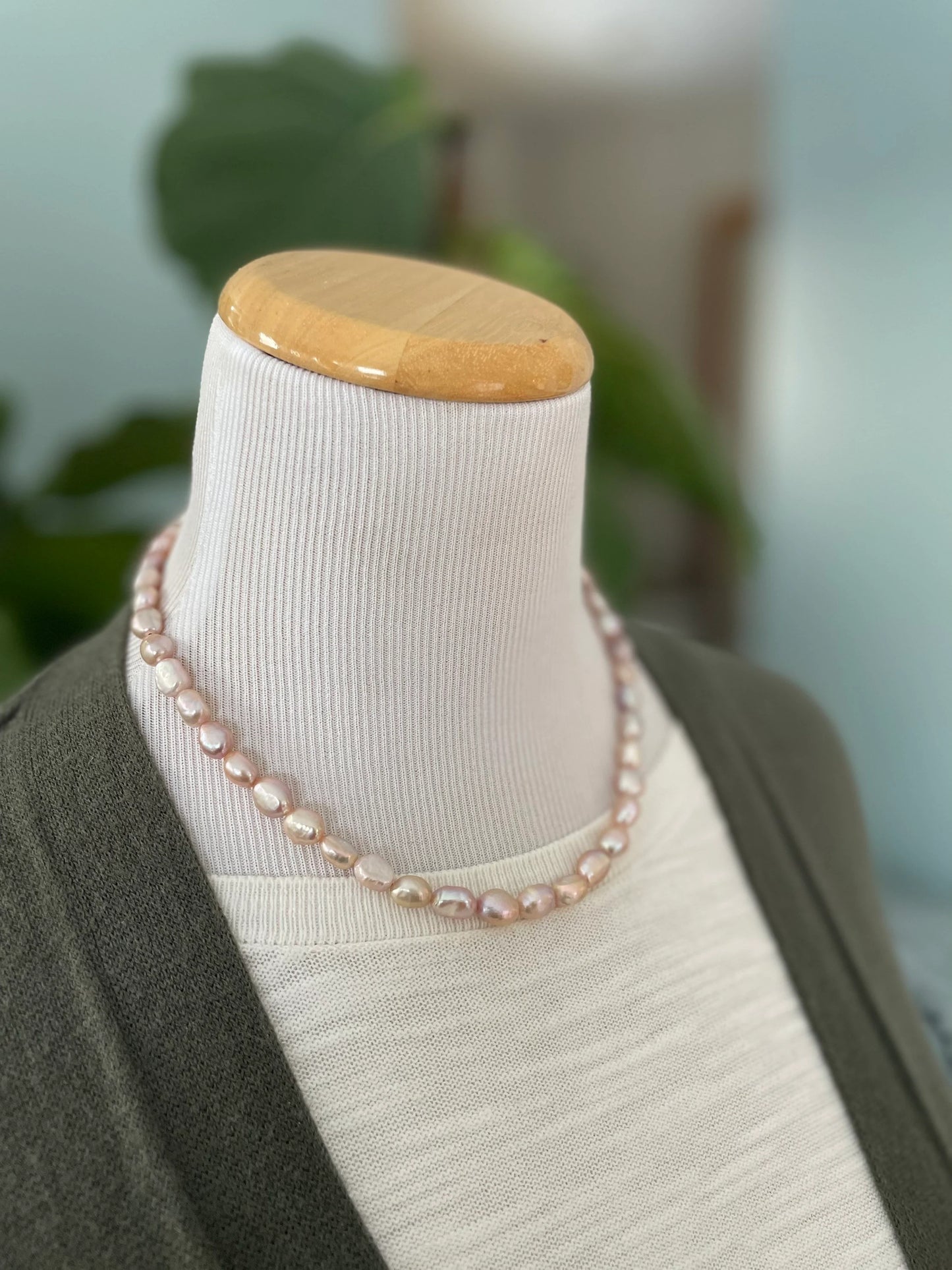 Single Strand Pearl Necklace